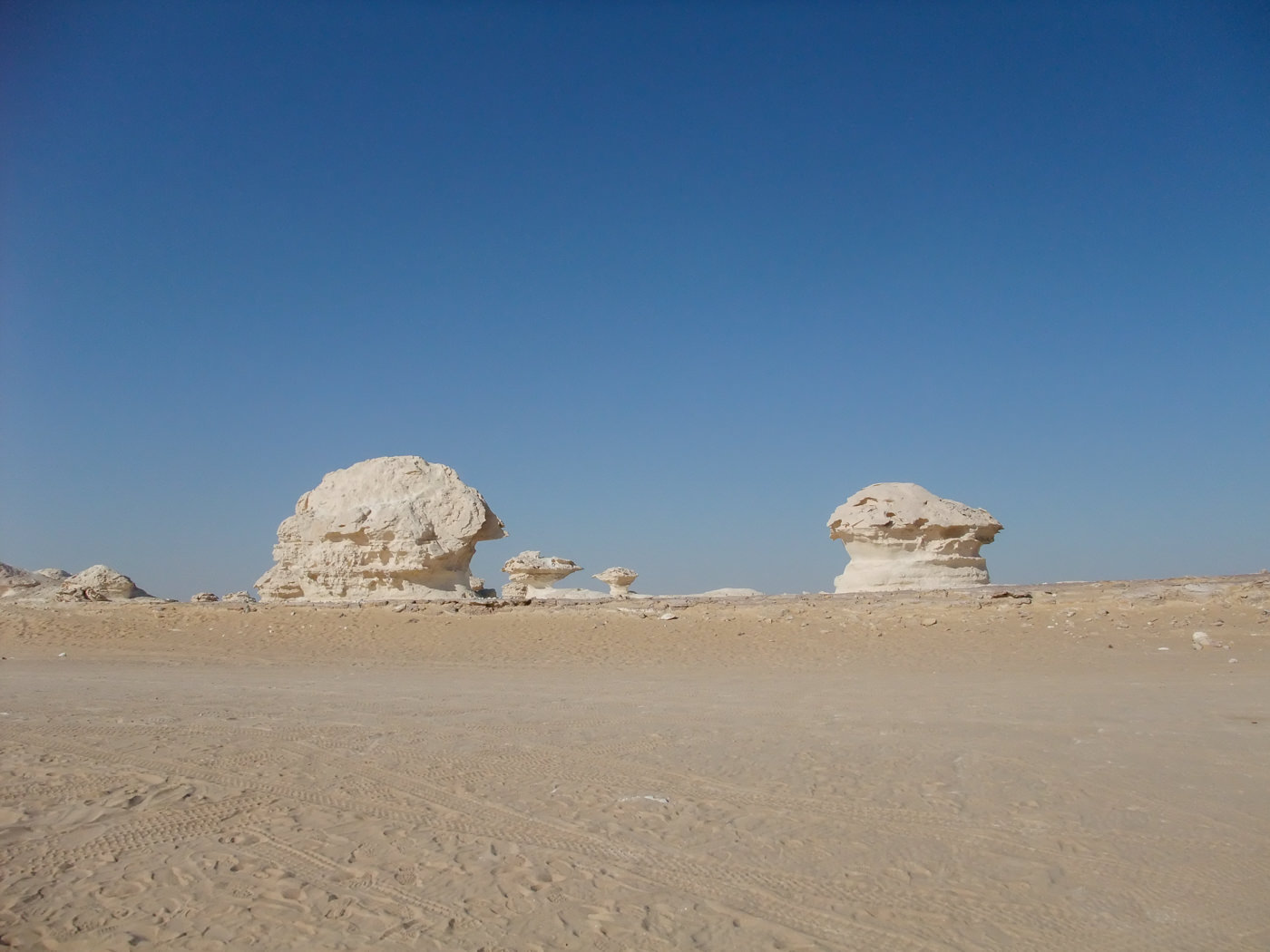 砂漠でキャンプ 世界一周旅日記